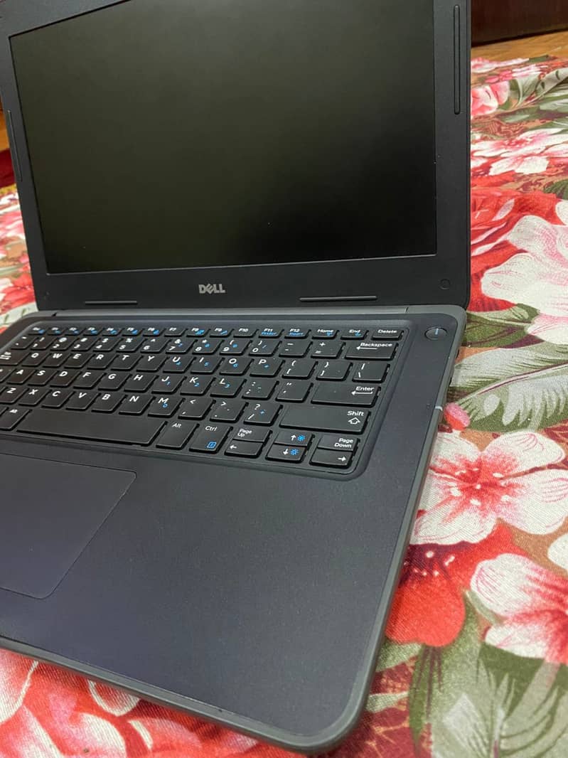 Dell Latitude 3380 | 250GB SSD | 8GB RAM | Core i5 7th Gen | 14″ FHD 2