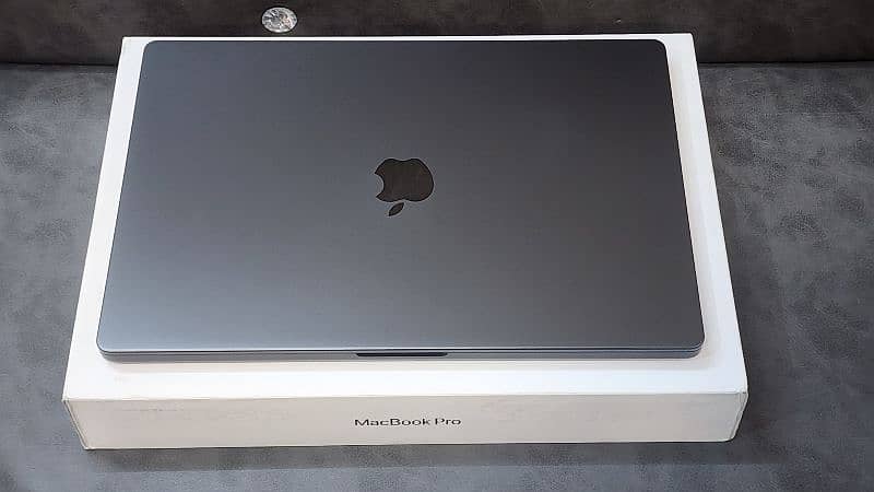 MacBook M3 pro 36GB 512GB 2023 16" 1