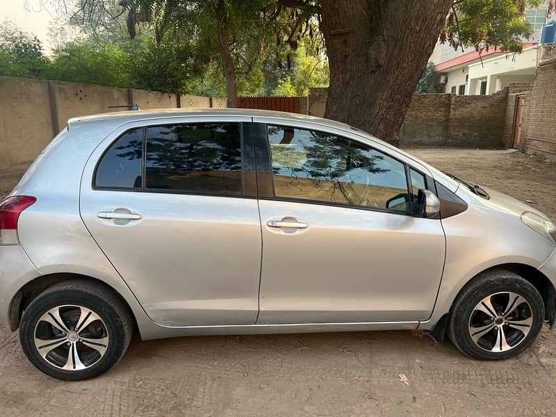 Toyota Vitz 2007 Model 2