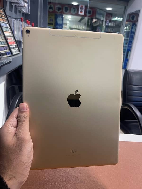 iPad Pro 2 / 2nd Generation / 2017 Model / 12.9 inches / 256GB PTA 1