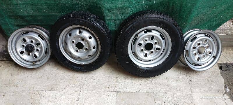 2 tyres & 4Rims 1