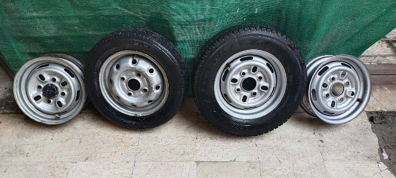 2 tyres & 4Rims 2