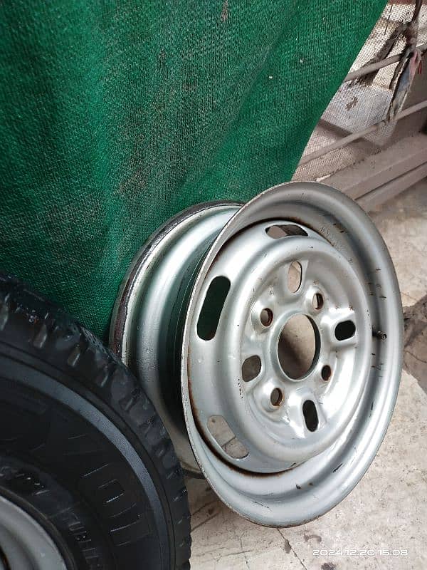 2 tyres & 4Rims 9