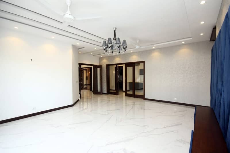 1 KANAL Luxury Modern Portion Available For Rent In DHA Phase 7 4