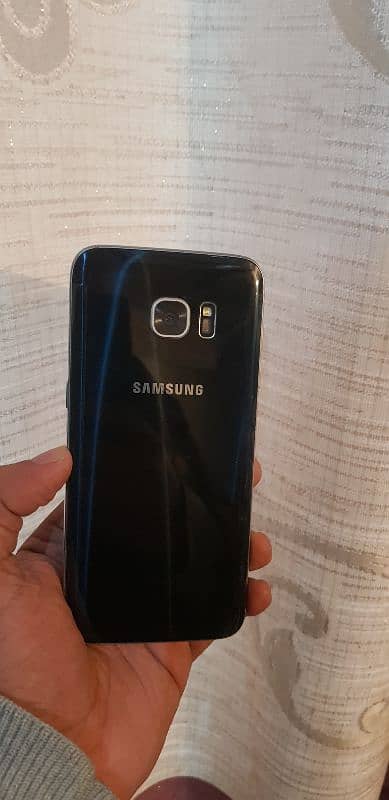 samsung galaxy S7 edge in good condition 0