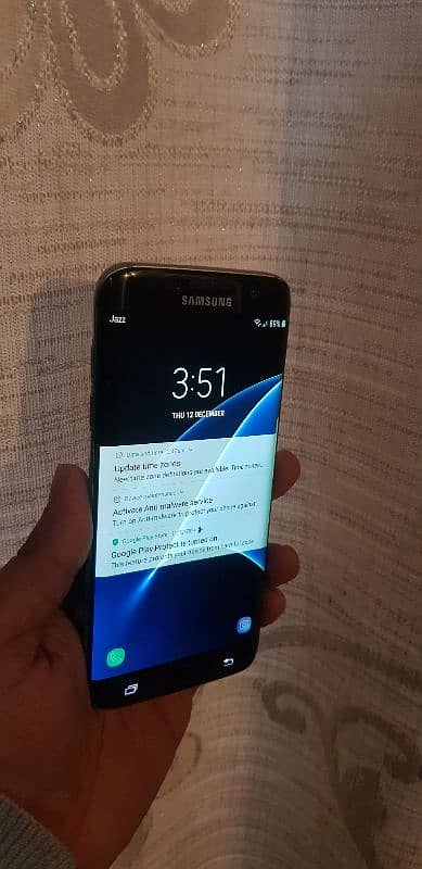 samsung galaxy S7 edge in good condition 1