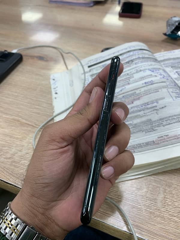 iphone 11 pro 256gb - Non PTA 5