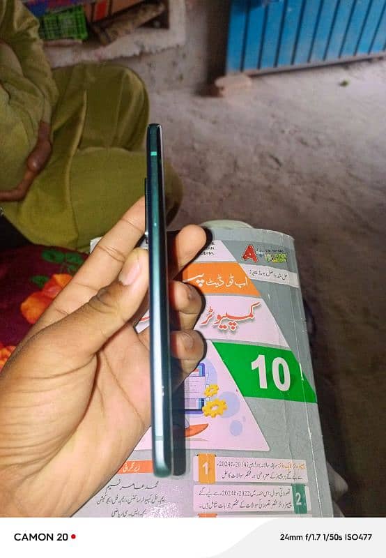 OnePlus 8 pro urgent sale 12/256 condition samne hai apky. 03079310591 6