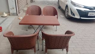 4 chair & 1 table set