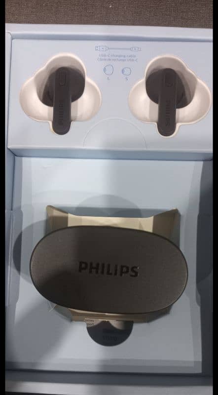 Phillips true wireless headphones/ earphone TAT2206 3