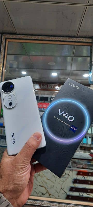 vivo V40 12/256 5g 0