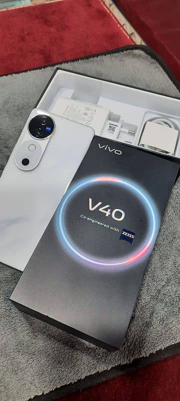 vivo V40 12/256 5g 2