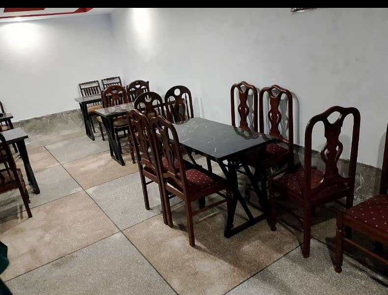 table with chairs for restaurant setup 1