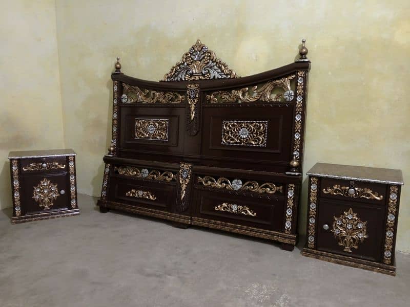 complete bed set solid wooden new candetion for sale in Lahore 1