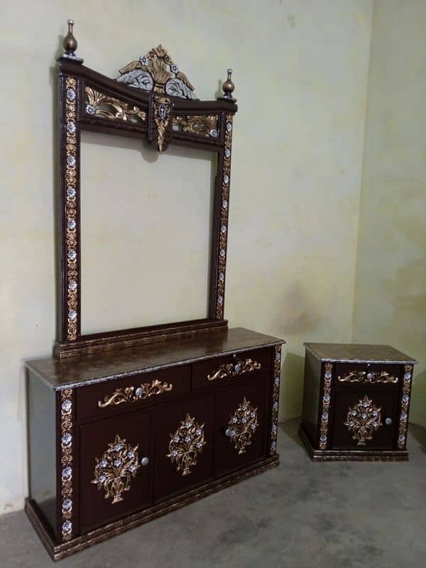 complete bed set solid wooden new candetion for sale in Lahore 2