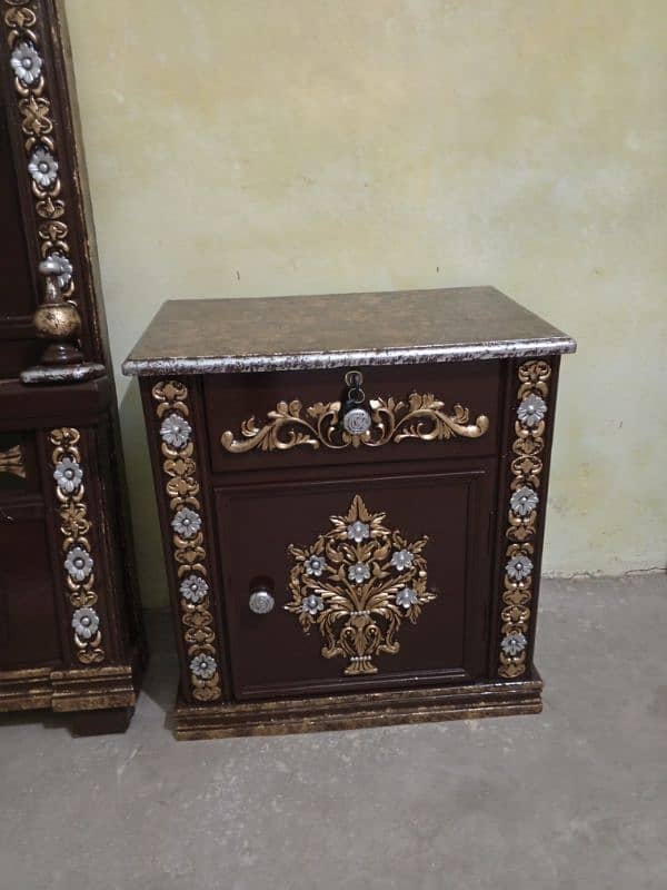 complete bed set solid wooden new candetion for sale in Lahore 7