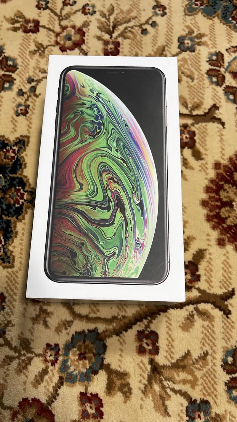 Apple iPhone XS Max 3