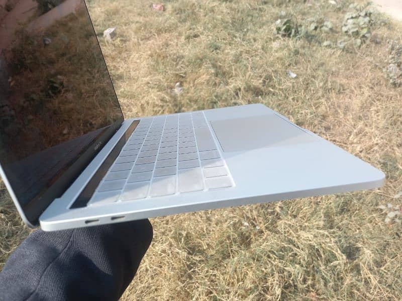 "Apple MacBook Pro 2019 Core i5 8GB RAM 128GB SSD 4