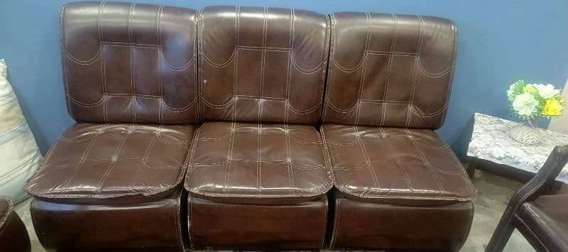 leather sofa and leather chair 0