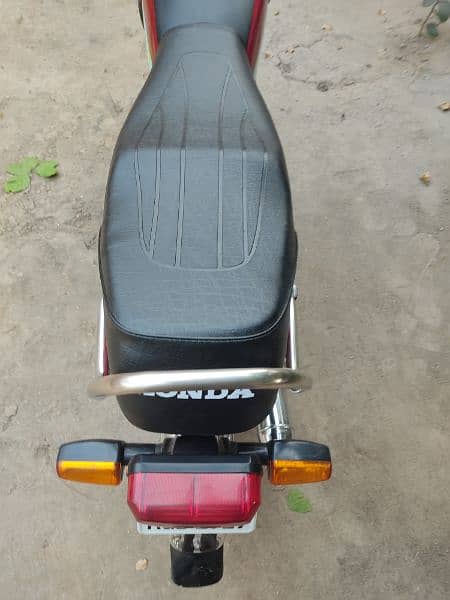 Honda CD 70 2024 5