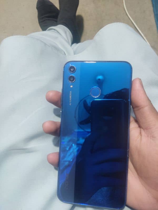 honor 8x 4/128 sirf mobile hai 1