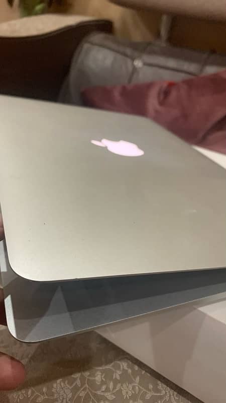 MACBOOK 2017 AIR WITH BOX 3