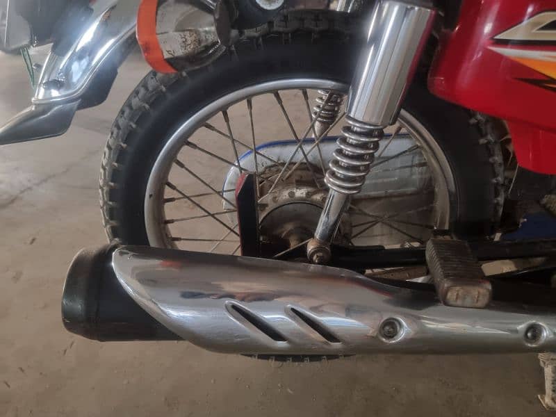 Honda CG 125 in brand new condition 5