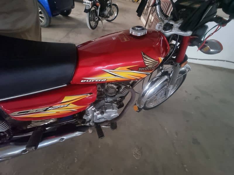 Honda CG 125 in brand new condition 6