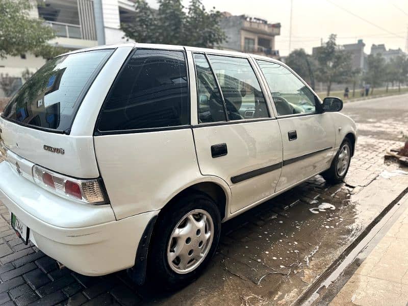 Suzuki Cultus 2011 5