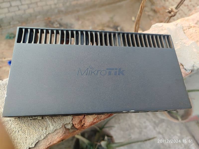 Mikrotik 4011 7