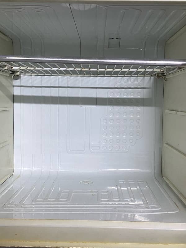 Fridge Silver Grey Running Condition 5