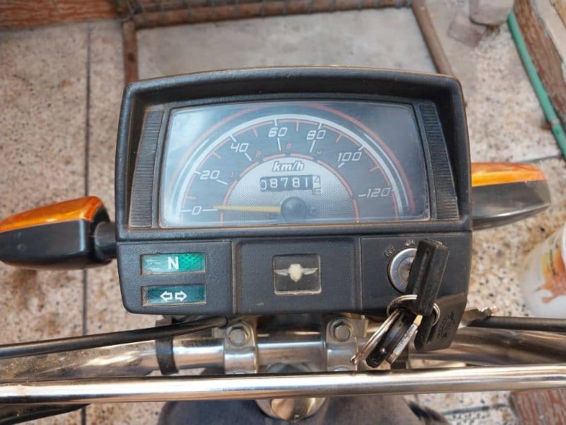 Bike bilkul new ha good comdition genue meter pr chali ha 5