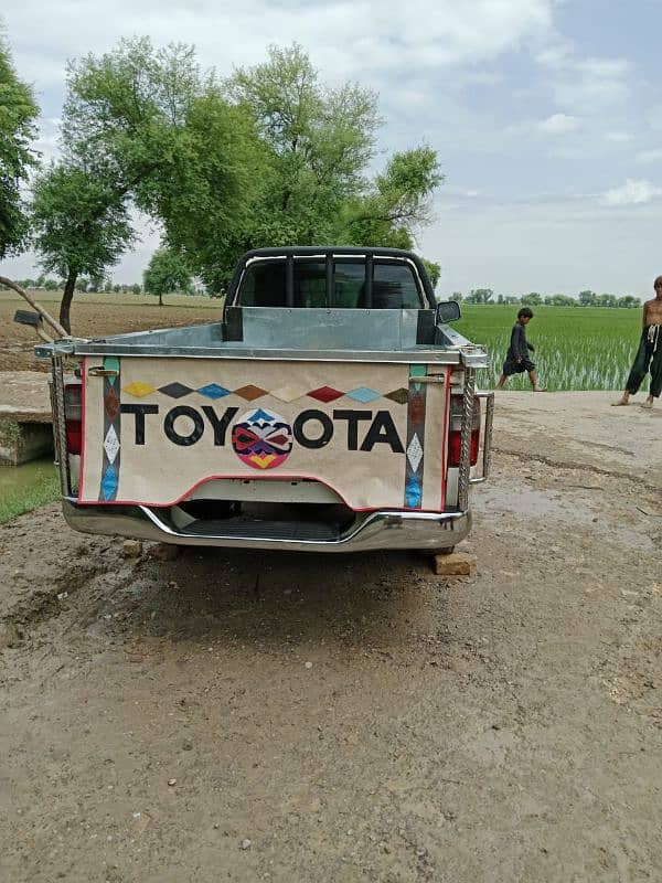 Toyota Hilux 2002 8