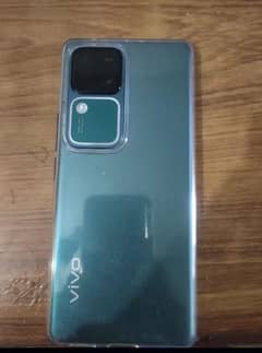 Vivo v30 5g barnd new 10 by 10 condition 7mont warnty exchange possibl