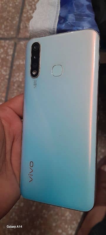 Vivo y19 4gb Ram and 128 GB Rom fast chargeing 2