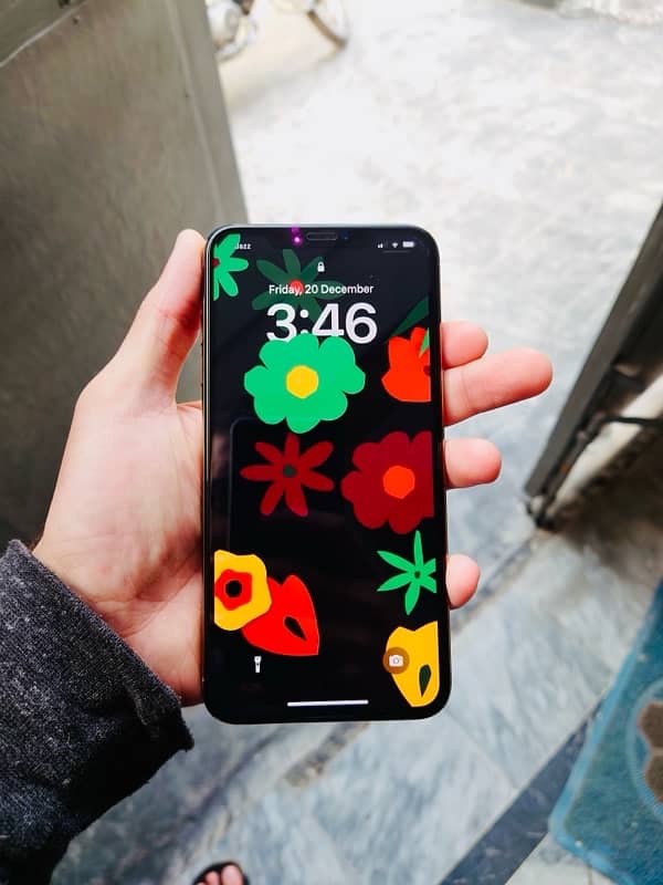 iphone xsmax 256gb pta approved 1