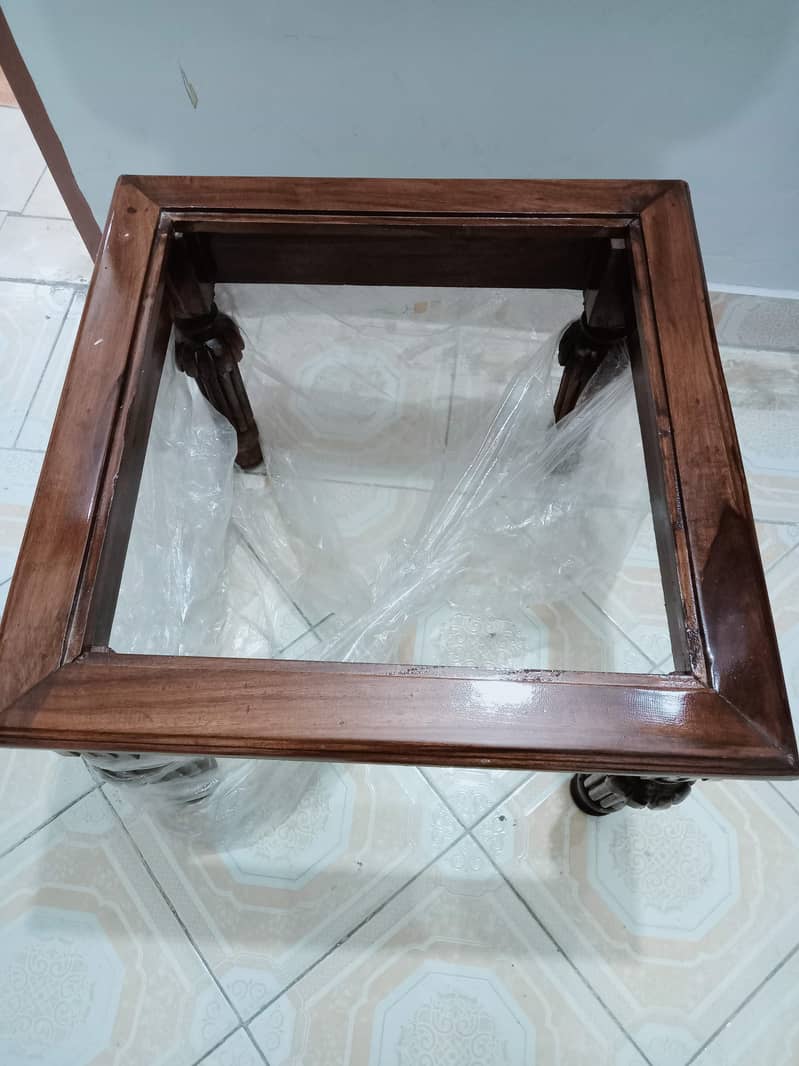 CENTER TABLE ( BRAND NEW) 2