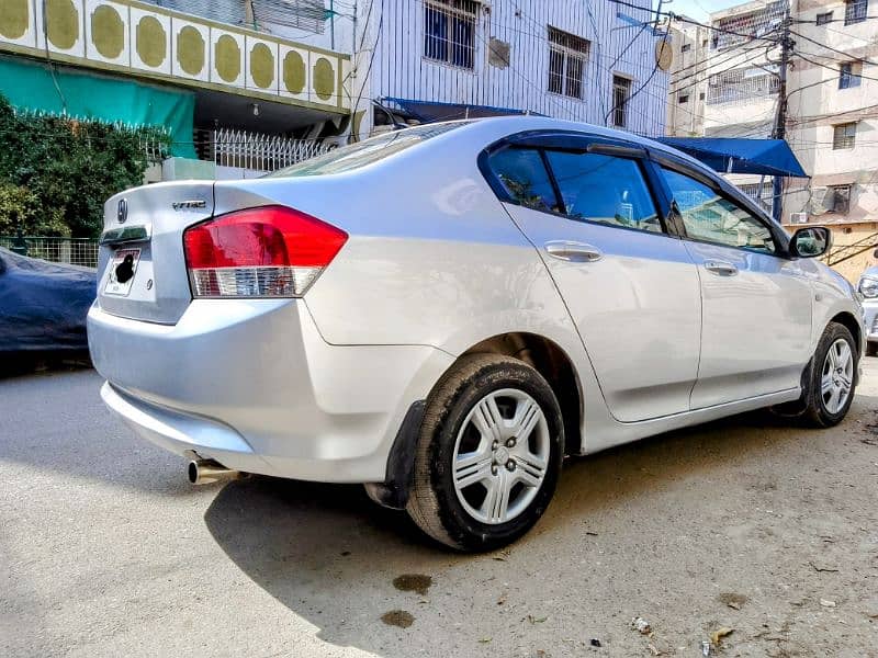 Honda City IVTEC 2013 almost original 8