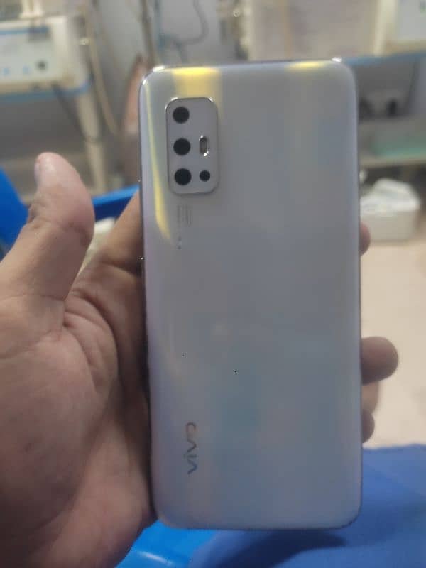 vivo v17 6