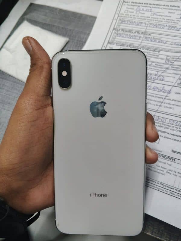 Iphone XS MAX  White colour  512 Gb PTA Approved  Battery change 2