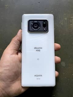 aquos R6 12+128