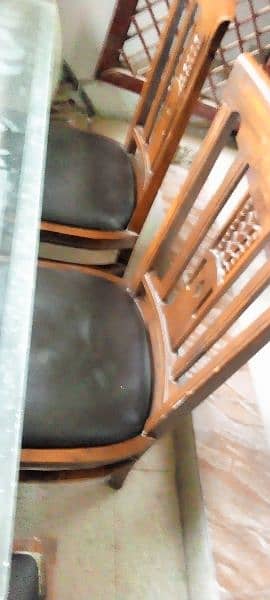 6 seater dinning table for sell 5