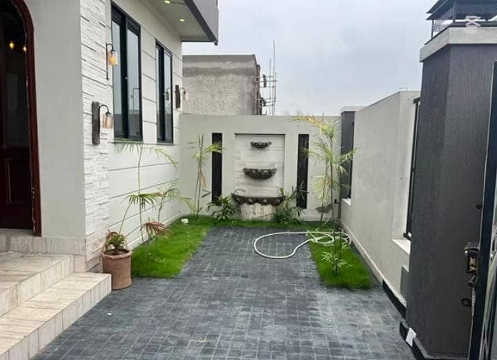 10 Marla Beautiful House Available On Prime Location For Sale In C Block Citi Housing Sialkot 7