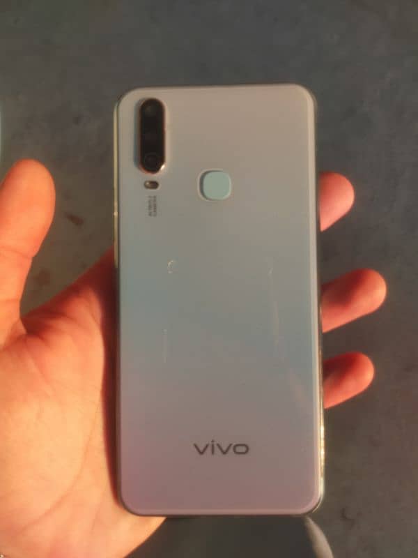 vivo y 17 ---8 Gb Ram 256 Gb memory 5