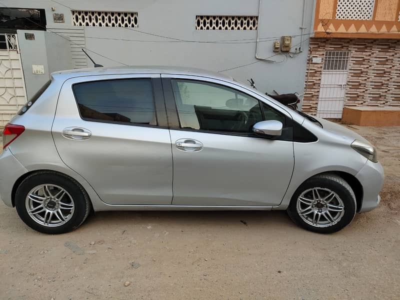 Toyota Vitz 2012 3