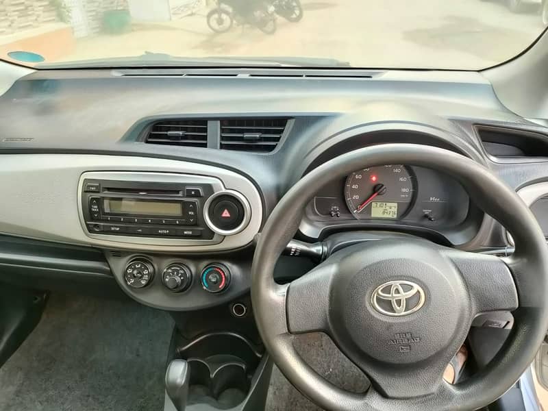 Toyota Vitz 2012 5