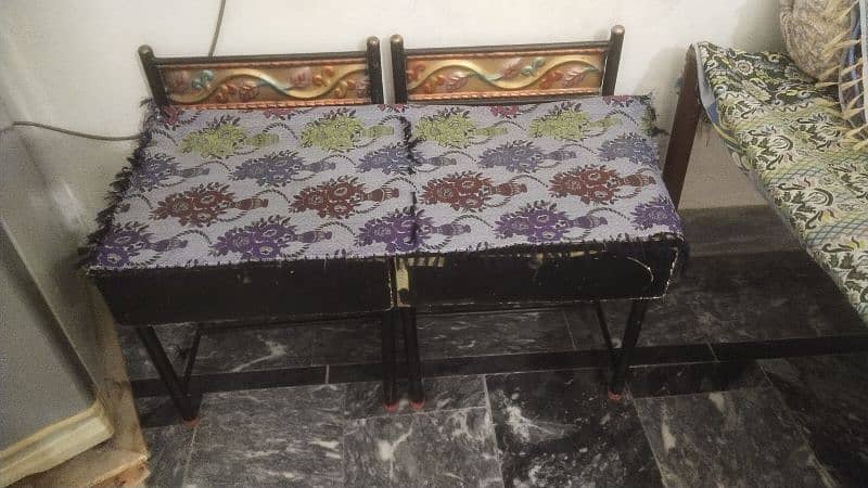 Complete bed set 10/10 condition  with chairs and Yocase 6