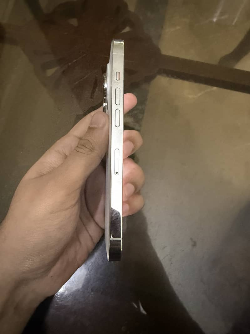 iPhone 14 Pro 256GB iCould Lock 10/10 4