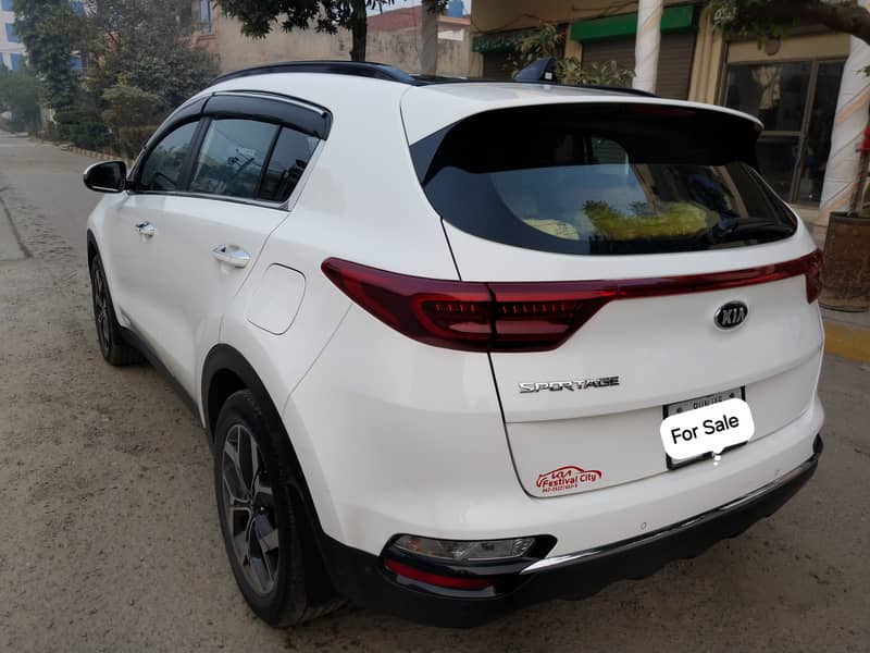 KIA Sportage 2023 FWD 2