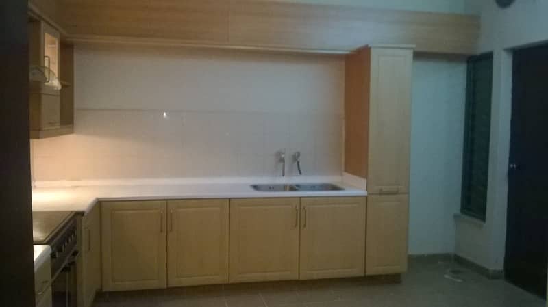 10 Marla 05 Bedroom House Available For Rent In Askari-10 Sector-C Lahore Cantt 15